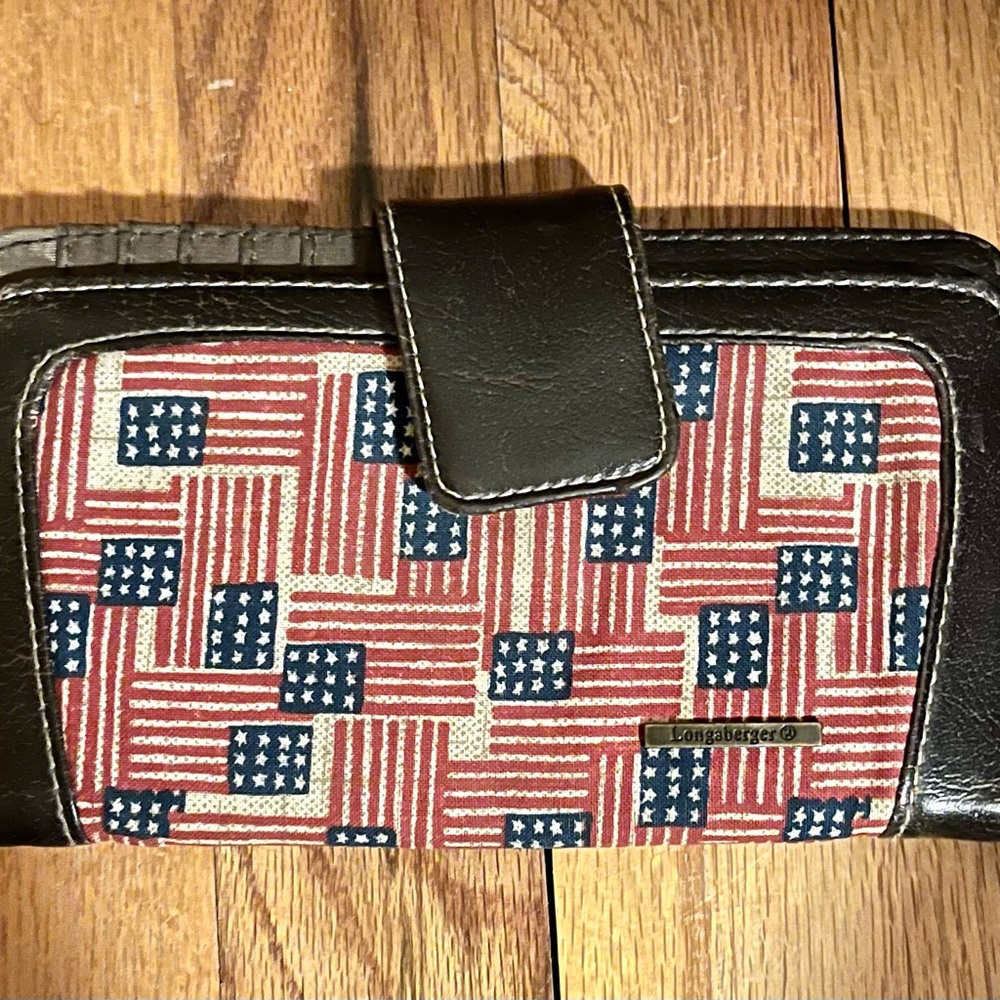 Like New LONGABERGER American Cloth Wallet zip coin closure leather snap closure
